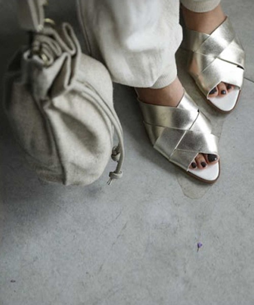 antiqua(アンティカ)の「クロスデザインサンダル(サンダル・レディース・ブラック/キャメル/シャンパン・S/M/L/LL)」の15枚目の写真