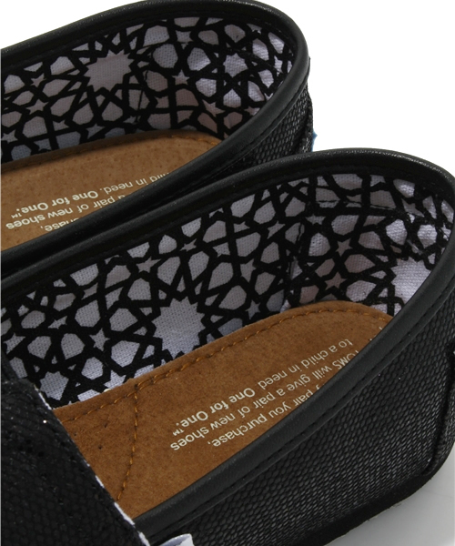 TOMS（トムス）の「2013 トムス レディース グリッター ラメ スリッポン TOMS W CLSC Glitters（スニーカー・レディース・ブラック/シルバー・23cm/23.5cm/24cm/24.5cm）」の9枚目の写真