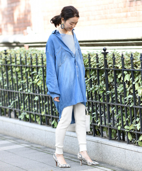 DouDou（ドゥドゥ）の「デニムロングシャツ（シャツ/ブラウス・レディース・オフホワイト/ブルー/ブラウン・FREE）」の16枚目の写真