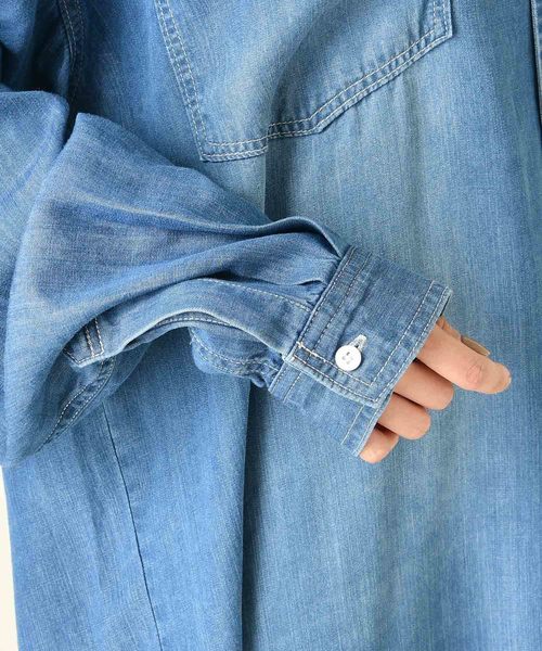 DouDou（ドゥドゥ）の「デニムロングシャツ（シャツ/ブラウス・レディース・オフホワイト/ブルー/ブラウン・FREE）」の4枚目の写真