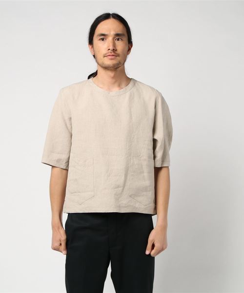 HELIOPOLE(エリオポール)の「CINI: リネンTシャツ(Tシャツ/カットソー・メンズ・ブラック/ベージュ・44/46)」の2枚目の写真