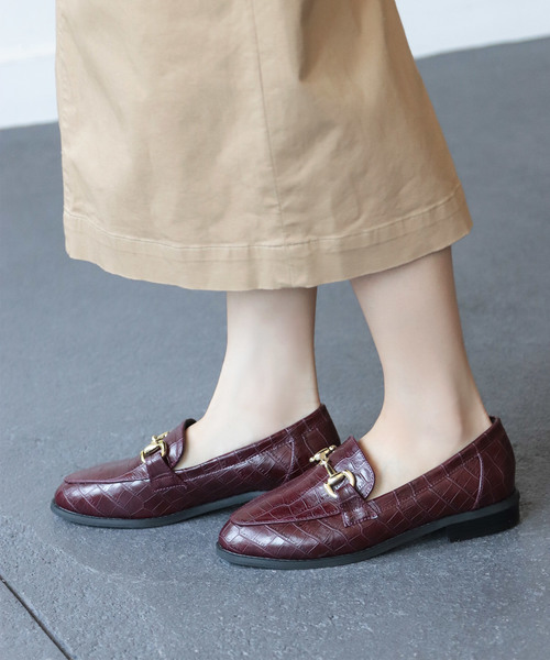 SESTO（セスト）の「型押しクロコのビットつきローファーパンプス（ローファー・レディース・ブラック/アイボリー/ボルドー/キャメル・22.5cm/23.5cm/24.5cm/25.5cm/23.0cm/24.0cm/22.0cm）」の21枚目の写真