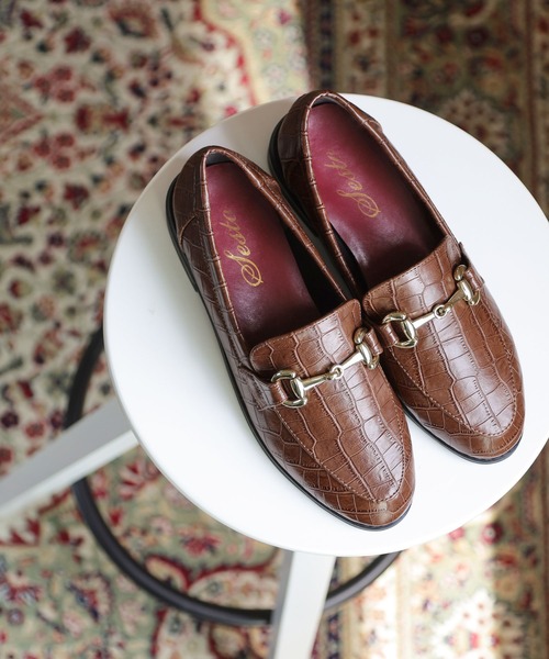 SESTO（セスト）の「型押しクロコのビットつきローファーパンプス（ローファー・レディース・ブラック/アイボリー/ボルドー/キャメル・22.5cm/23.5cm/24.5cm/25.5cm/23.0cm/24.0cm/22.0cm）」の7枚目の写真