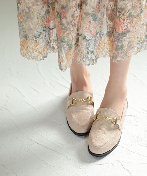 SESTO（セスト）の「型押しクロコのビットつきローファーパンプス（ローファー・レディース・ブラック/アイボリー/ボルドー/キャメル・22.5cm/23.5cm/24.5cm/25.5cm/23.0cm/24.0cm/22.0cm）」の5枚目の写真