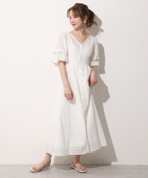 one after another NICE CLAUP（ワンアフターアナザーナイスクラップ）の「袖コンシャスガウンワンピース（ワンピース・レディース・オフホワイト/ベージュ/サックスブルー・FREE）」の7枚目の写真