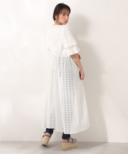 one after another NICE CLAUP（ワンアフターアナザーナイスクラップ）の「袖コンシャスガウンワンピース（ワンピース・レディース・オフホワイト/ベージュ/サックスブルー・FREE）」の21枚目の写真