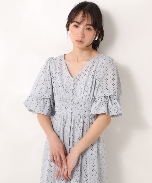 one after another NICE CLAUP（ワンアフターアナザーナイスクラップ）の「袖コンシャスガウンワンピース（ワンピース・レディース・オフホワイト/ベージュ/サックスブルー・FREE）」の17枚目の写真