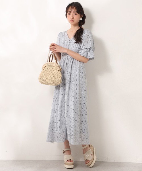 one after another NICE CLAUP（ワンアフターアナザーナイスクラップ）の「袖コンシャスガウンワンピース（ワンピース・レディース・オフホワイト/ベージュ/サックスブルー・FREE）」の14枚目の写真