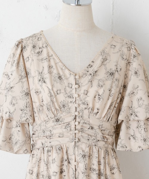 one after another NICE CLAUP（ワンアフターアナザーナイスクラップ）の「袖コンシャスガウンワンピース（ワンピース・レディース・オフホワイト/ベージュ/サックスブルー・FREE）」の15枚目の写真