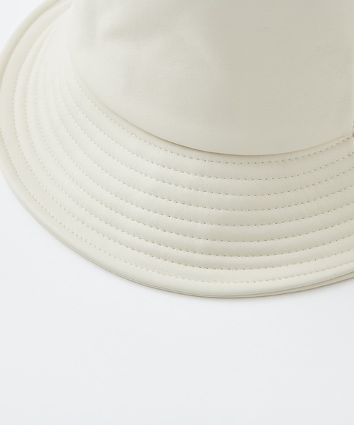 one after another NICE CLAUP（ワンアフターアナザーナイスクラップ）の「レザーバケットハット（ハット・レディース・アイボリー/ブラック/ブラウン・FREE）」の4枚目の写真