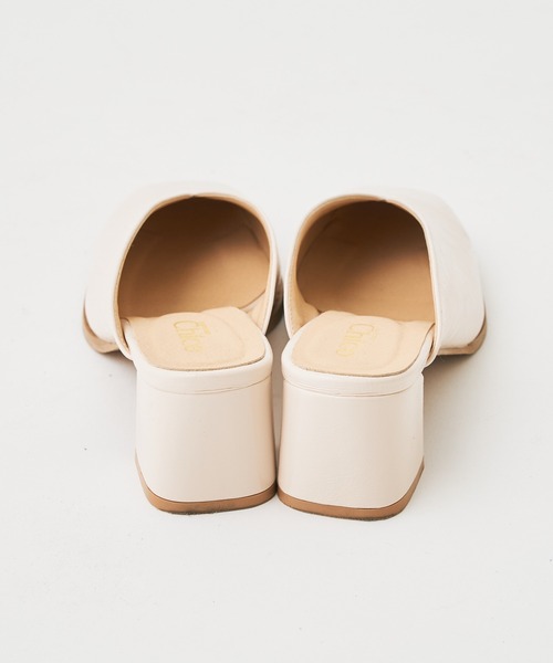 Chico(チコ)の「レースアップスクエアミュール(パンプス・レディース・アイボリー/ブラック/シルバー・SMALL/MEDIUM/LARGE)」の10枚目の写真