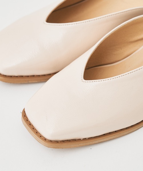 Chico(チコ)の「レースアップスクエアミュール(パンプス・レディース・アイボリー/ブラック/シルバー・SMALL/MEDIUM/LARGE)」の12枚目の写真