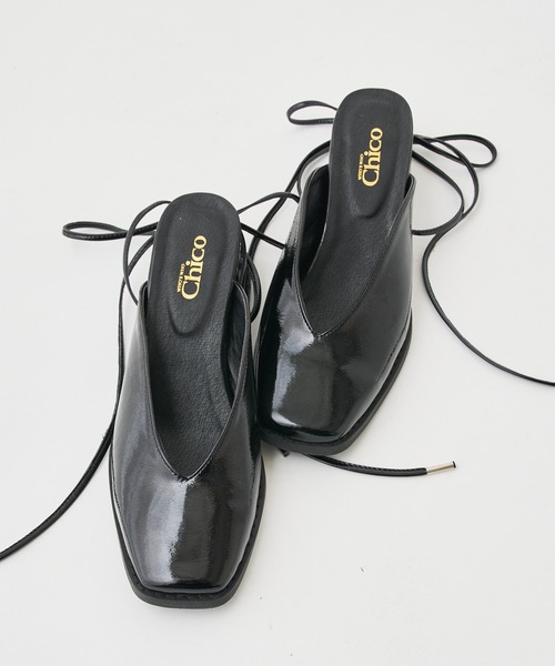 Chico(チコ)の「レースアップスクエアミュール(パンプス・レディース・アイボリー/ブラック/シルバー・SMALL/MEDIUM/LARGE)」の13枚目の写真