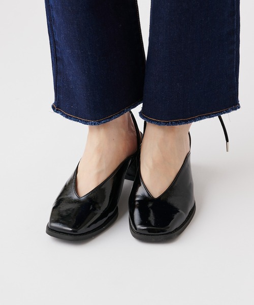 Chico(チコ)の「レースアップスクエアミュール(パンプス・レディース・アイボリー/ブラック/シルバー・SMALL/MEDIUM/LARGE)」の9枚目の写真