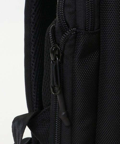 ikka（イッカ）の「アジャスタブルリュック（バックパック/リュック・メンズ・ブラック/ダークグレー・FREE）」の6枚目の写真