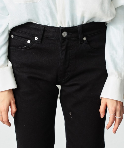 EDWIN(エドウィン)の「essentials スキニーデニムパンツ(デニムパンツ・レディース・ブラック系その他/ブルー系その他/ライトインディゴブルー/ブラック/ブルー/ブルー系その他2/ブラック系その他2/ブルー系その他3/ブラック系その他3/ホワイト・SMALL/XX-SMALL/MEDIUM/X-SMALL/LARGE)」の11枚目の写真