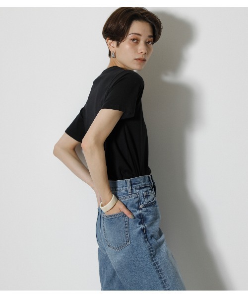 AZUL by moussy（アズールバイマウジー）の「AZUL LOGO C/N TEE/AZULロゴクルーネックTシャツ（Tシャツ/カットソー・レディース・ブルー/ブラック/オフホワイト・MEDIUM/SMALL）」の21枚目の写真