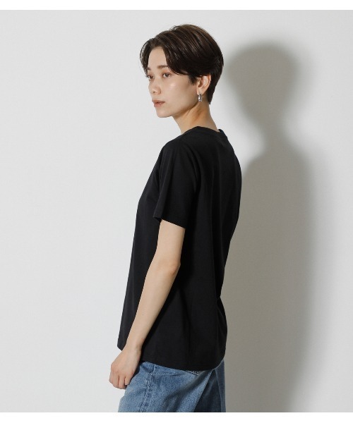 AZUL by moussy（アズールバイマウジー）の「AZUL LOGO C/N TEE/AZULロゴクルーネックTシャツ（Tシャツ/カットソー・レディース・ブルー/ブラック/オフホワイト・MEDIUM/SMALL）」の8枚目の写真