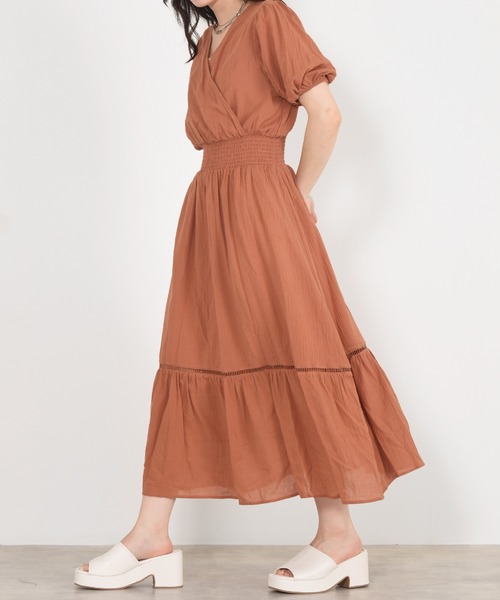 w closet(ダブルクローゼット)の「楊柳カシュクールワンピース(ワンピース・レディース・ブラック/パープル/カーキ/オレンジ・FREE)」の4枚目の写真