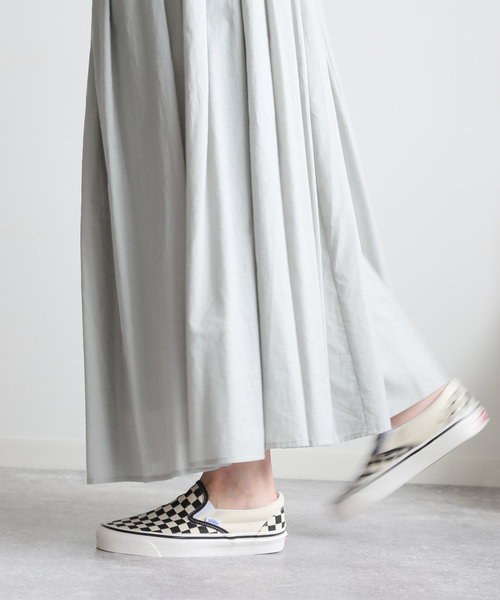 VANS(バンズ)の「【VANS / ヴァンズ】CLASSIC SLIP-ON 98 DX:スニーカー(スニーカー・レディース・ブラック系その他・23cm/23.5cm/24cm/24.5cm)」の2枚目の写真