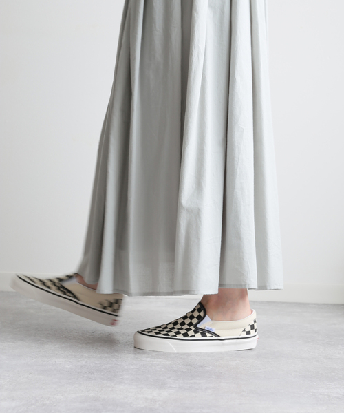 VANS(バンズ)の「【VANS / ヴァンズ】CLASSIC SLIP-ON 98 DX:スニーカー(スニーカー・レディース・ブラック系その他・23cm/23.5cm/24cm/24.5cm)」の3枚目の写真