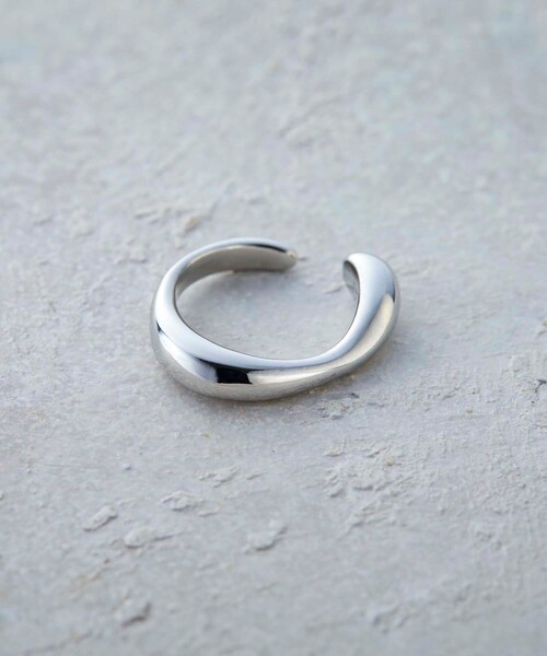 tk.TAKEO KIKUCHI（ティーケータケオキクチ）の「◆ぷっくりピンキーリング&イヤカフ（リング・メンズ・シルバー/ゴールド/シルバー系4・00）」の2枚目の写真