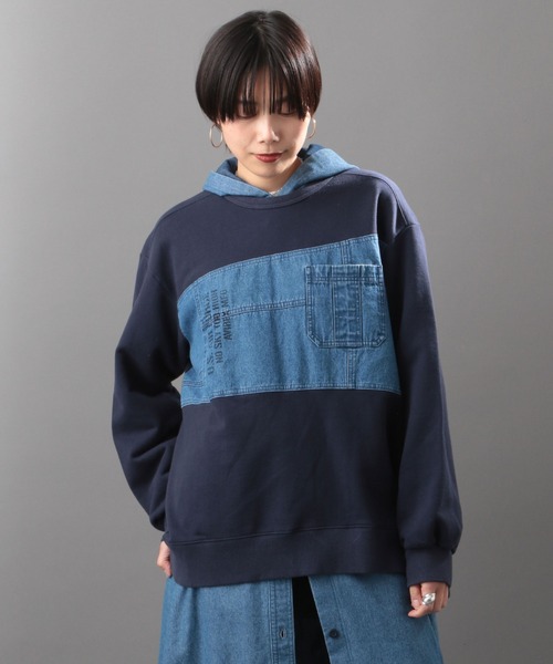 AVIREX(アヴィレックス)の「デニムコンビ スウェットシャツ/ DENIM COMBI SWEAT SHIRT(スウェット・レディース・ブラック/ネイビー/ライトブルーグレー・FREE)」の3枚目の写真