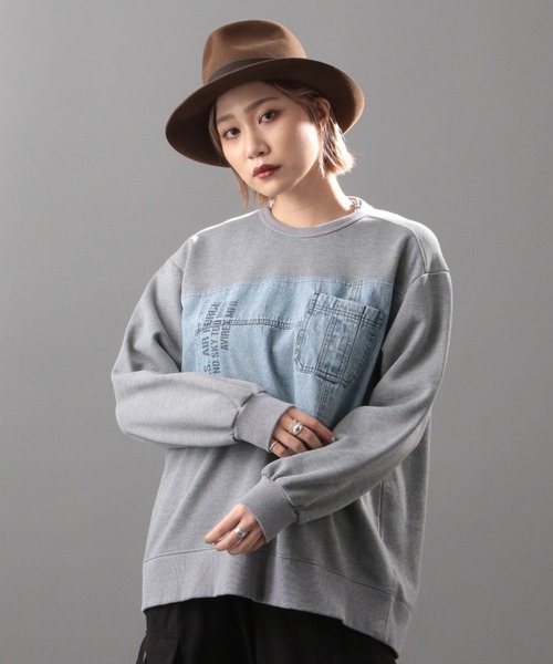 AVIREX(アヴィレックス)の「デニムコンビ スウェットシャツ/ DENIM COMBI SWEAT SHIRT(スウェット・レディース・ブラック/ネイビー/ライトブルーグレー・FREE)」の2枚目の写真