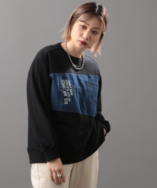 AVIREX(アヴィレックス)の「デニムコンビ スウェットシャツ/ DENIM COMBI SWEAT SHIRT(スウェット・レディース・ブラック/ネイビー/ライトブルーグレー・FREE)」の5枚目の写真