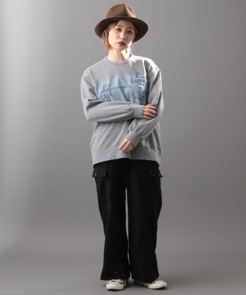 AVIREX(アヴィレックス)の「デニムコンビ スウェットシャツ/ DENIM COMBI SWEAT SHIRT(スウェット・レディース・ブラック/ネイビー/ライトブルーグレー・FREE)」の13枚目の写真