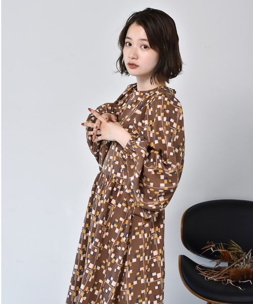 RETRO GIRL（レトロガール）の「ボリュームスリーブワンピース（ワンピース・レディース・ブラック/ブラウン系その他/イエロー系その他/レンガ・FREE）」の11枚目の写真