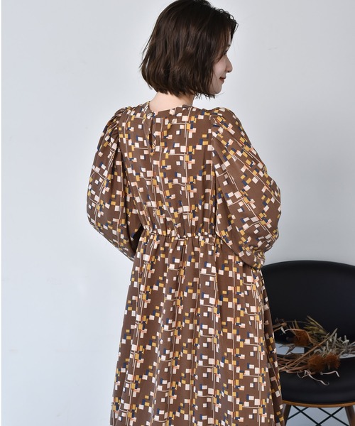 RETRO GIRL（レトロガール）の「ボリュームスリーブワンピース（ワンピース・レディース・ブラック/ブラウン系その他/イエロー系その他/レンガ・FREE）」の5枚目の写真