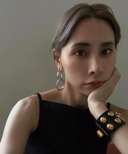 Ameri（アメリ）の「TWIST TWIN RING PIERCE（ピアス（両耳用）・レディース・シルバー/ゴールド・FREE）」の9枚目の写真