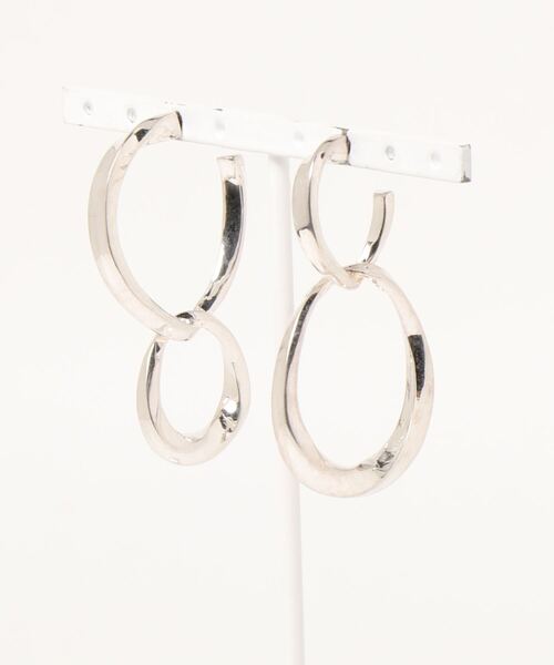 Ameri（アメリ）の「TWIST TWIN RING PIERCE（ピアス（両耳用）・レディース・シルバー/ゴールド・FREE）」の4枚目の写真