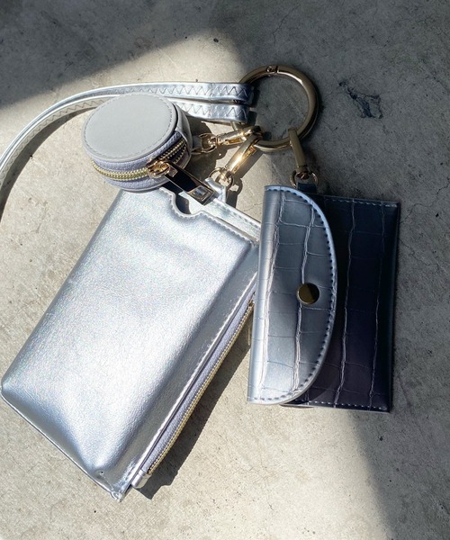 DouDou(ドゥドゥ)の「【新色追加】コンビ素材マルチスマホショルダー(ショルダーバッグ・レディース・ブラック/グレー/ブラウン/ライトベージュ/シルバー/ベージュ・FREE)」の19枚目の写真