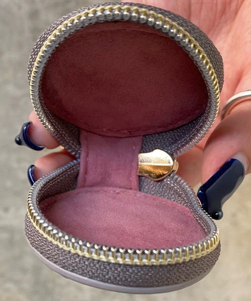 DouDou(ドゥドゥ)の「【新色追加】コンビ素材マルチスマホショルダー(ショルダーバッグ・レディース・ブラック/グレー/ブラウン/ライトベージュ/シルバー/ベージュ・FREE)」の13枚目の写真