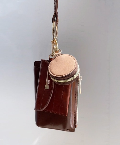 DouDou(ドゥドゥ)の「【新色追加】コンビ素材マルチスマホショルダー(ショルダーバッグ・レディース・ブラック/グレー/ブラウン/ライトベージュ/シルバー/ベージュ・FREE)」の21枚目の写真