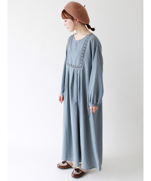 ehka sopo（エヘカソポ）の「幾何柄刺繍ワンピース（ワンピース・レディース・ダークブラウン/ブルー/キナリ・ﾌﾘ-）」の3枚目の写真