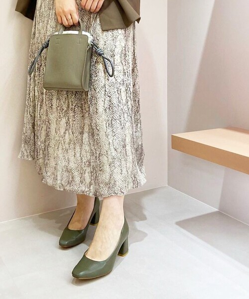 ESPERANZA(エスペランサ)の「◆【ミドルヒール】スクエアトゥブロックフレアヒールパンプス(パンプス・レディース・ブラック/こしょう色系/カーキ・M/LL/S/L)」の10枚目の写真