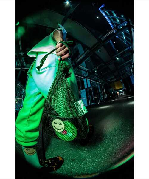 F-LAGSTUF-F（フラグスタフ）の「F-LAGSTUF-F×9090/フラグスタフ×ナインティ―ナインティ―/ミニショルダーバッグ（ショルダーバッグ・メンズ・ブラック・FREE）」の2枚目の写真