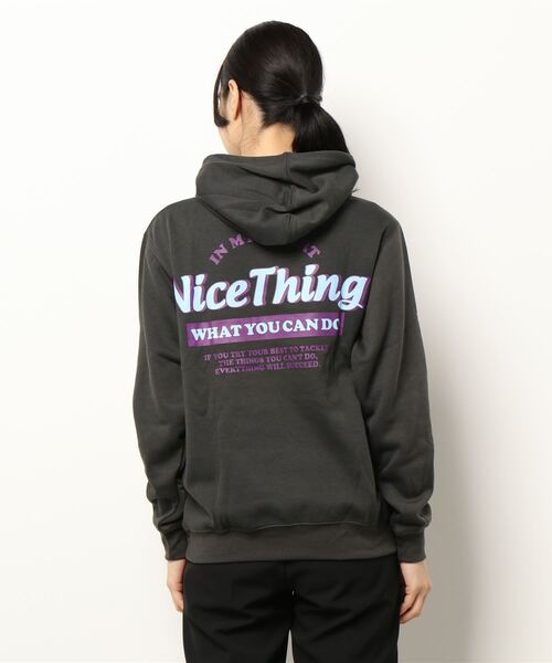 GGD（ジージーディー）の「バックプリント裏起毛90sレトロロゴパーカー（パーカー・レディース・グリーン/ブラック/ピンク/グレー・M/LL/L）」の7枚目の写真