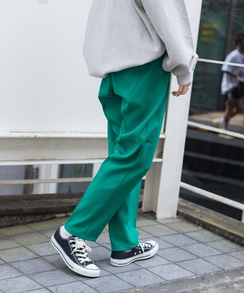 WEGO（ウィゴー）の「WEGO/センタープレステーパードパンツ（スラックス・レディース・ケリー/ブルー/レッド/ブラック/ピンク/アイボリー・SMALL/LARGE/MEDIUM）」の15枚目の写真