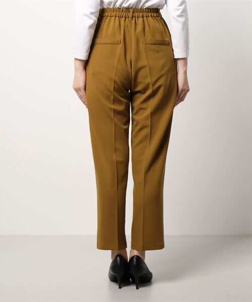 ehka sopo（エヘカソポ）の「センタープレステーパードパンツ（その他パンツ・レディース・ベージュ/マスタード/チャコール・ﾌﾘ-）」の5枚目の写真