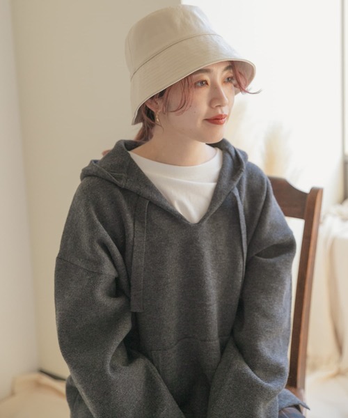 ITEMS URBANRESEARCH(アイテムズ アーバンリサーチ)の「フェイクレザー プレーンバケットハット(ハット・レディース・ベージュ/ライトグレー/ブラック・-)」の8枚目の写真