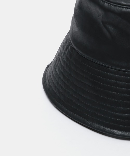 ITEMS URBANRESEARCH(アイテムズ アーバンリサーチ)の「フェイクレザー プレーンバケットハット(ハット・レディース・ベージュ/ライトグレー/ブラック・-)」の15枚目の写真