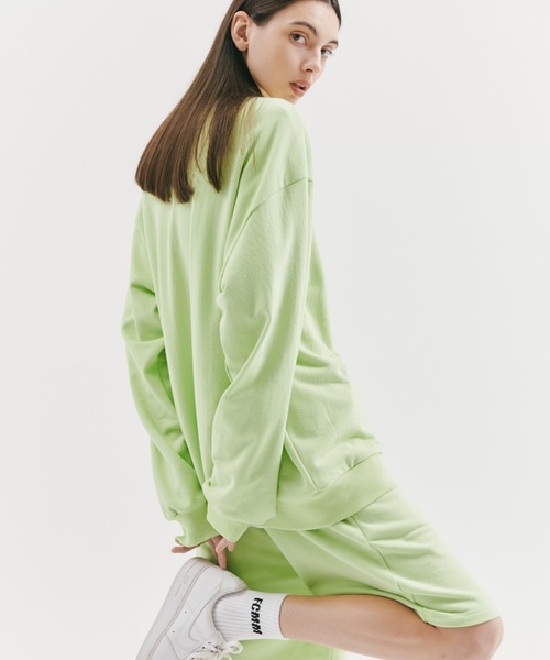 FCMM（エフシーエムエム）の「CLUB TEAM CLASSIC CREWNECK SWEATSHIRTS/クラブチームクラシッククルーネックスウェットシャツ（スウェット・メンズ・グレイッシュブルー/ミックスグレー/ピンク/オートミール/ブラック/ダークベージュ/ライム/モカ/ネイビー/シルバーグレー/グリーン・LARGE/X-LARGE/MEDIUM）」の7枚目の写真