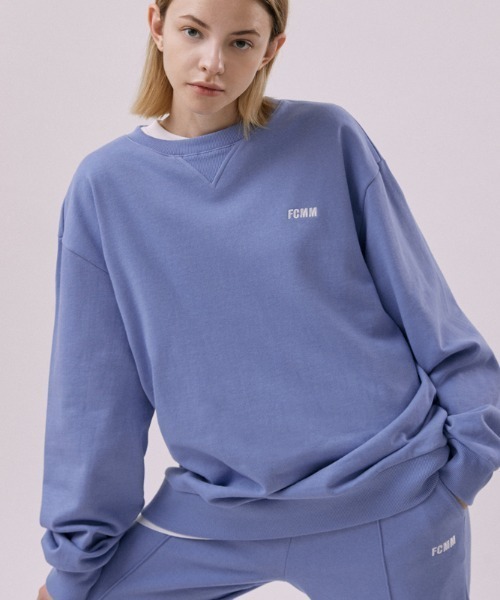 FCMM（エフシーエムエム）の「CLUB TEAM CLASSIC CREWNECK SWEATSHIRTS/クラブチームクラシッククルーネックスウェットシャツ（スウェット・メンズ・グレイッシュブルー/ミックスグレー/ピンク/オートミール/ブラック/ダークベージュ/ライム/モカ/ネイビー/シルバーグレー/グリーン・LARGE/X-LARGE/MEDIUM）」の10枚目の写真