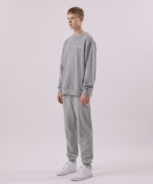 FCMM（エフシーエムエム）の「CLUB TEAM CLASSIC CREWNECK SWEATSHIRTS/クラブチームクラシッククルーネックスウェットシャツ（スウェット・メンズ・グレイッシュブルー/ミックスグレー/ピンク/オートミール/ブラック/ダークベージュ/ライム/モカ/ネイビー/シルバーグレー/グリーン・LARGE/X-LARGE/MEDIUM）」の12枚目の写真