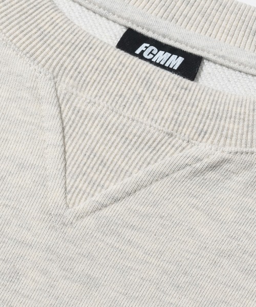 FCMM（エフシーエムエム）の「CLUB TEAM CLASSIC CREWNECK SWEATSHIRTS/クラブチームクラシッククルーネックスウェットシャツ（スウェット・メンズ・グレイッシュブルー/ミックスグレー/ピンク/オートミール/ブラック/ダークベージュ/ライム/モカ/ネイビー/シルバーグレー/グリーン・LARGE/X-LARGE/MEDIUM）」の14枚目の写真