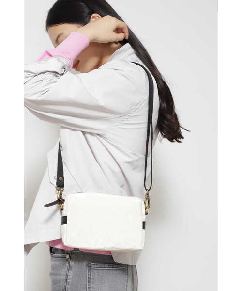 Jack Gomme（ジャックゴム）の「◆【JACK GOMME】MINI Cross Body（ショルダーバッグ・レディース・ホワイト/カーキ・ﾌﾘ-）」の18枚目の写真